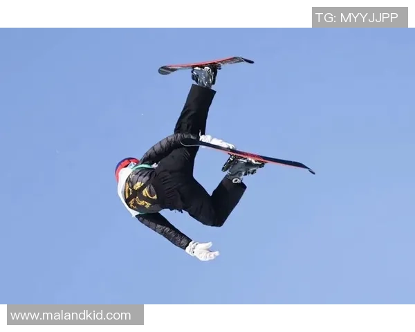 谷爱凌云顶站三连冠摘赛季世界杯首金:冰雪之巅,王者归来!