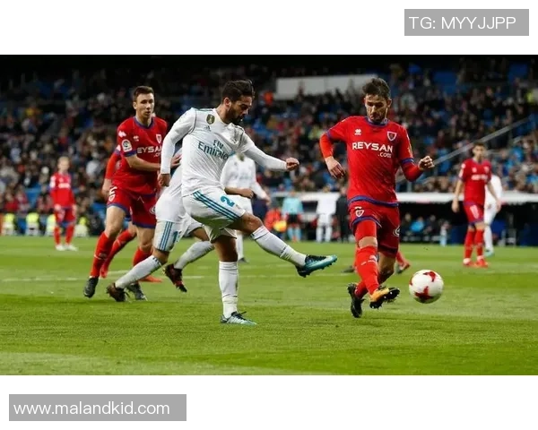 荣归伯纳乌:巴斯克斯假期回归,与老友重燃“银河战舰”情 荣归伯纳乌:巴斯克斯假期回归,与老友重燃“银河战舰”情